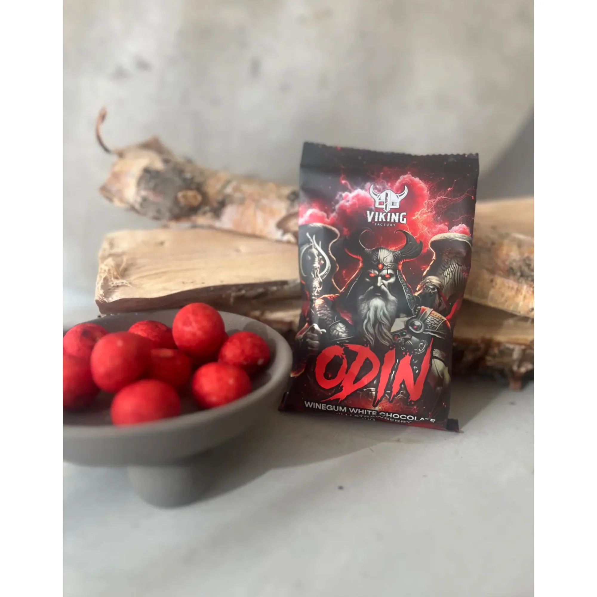 Viking Odin - Erdbeer Weingummi mit Weißer Schokolade und Chili Sale